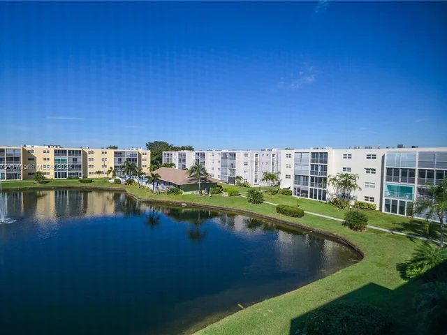 1024 SE 4th Ave # 405, Dania Beach FL 33004