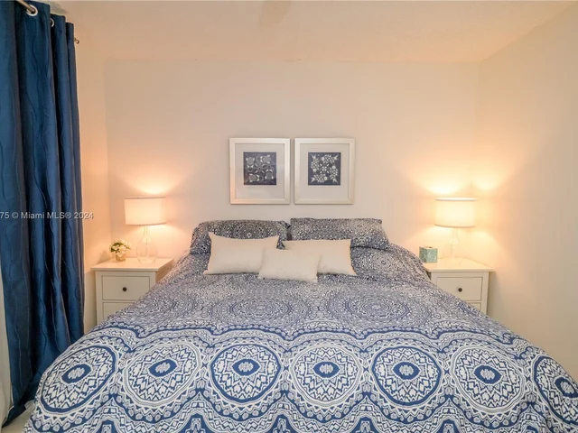 1024 SE 4th Ave # 405, Dania Beach FL 33004