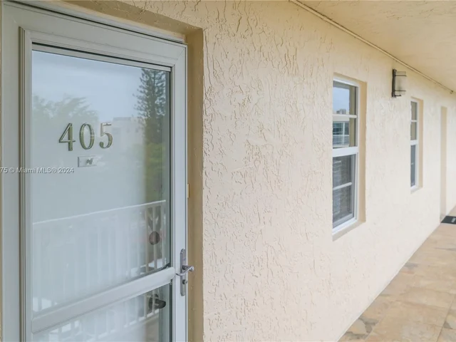 1024 SE 4th Ave # 405, Dania Beach FL 33004