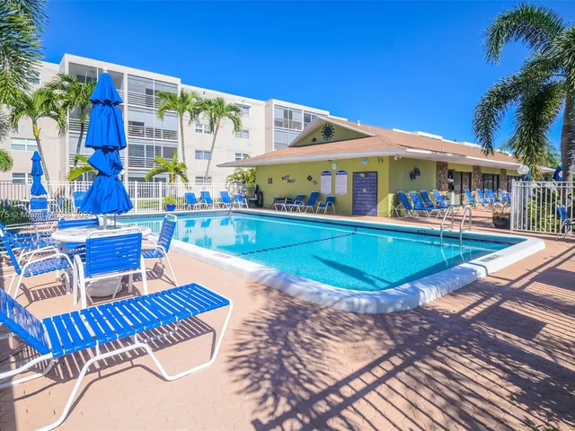 1024 SE 4th Ave # 405, Dania Beach FL 33004