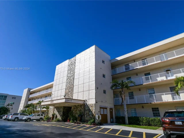 1024 SE 4th Ave # 405, Dania Beach FL 33004