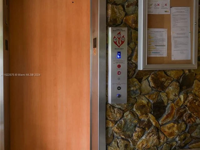 1024 SE 4th Ave # 405, Dania Beach FL 33004