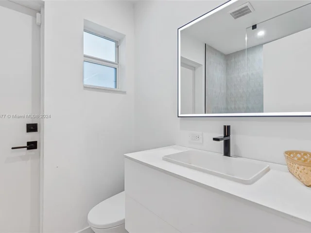 535 NE 50th Ter, Miami FL 33137