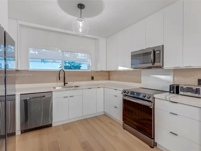 535 NE 50th Ter, Miami FL 33137