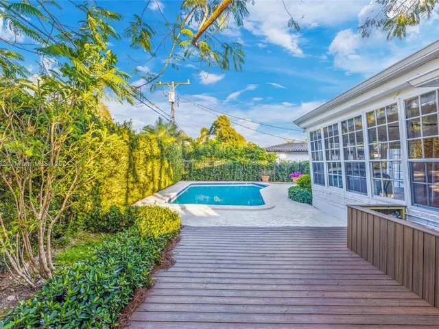 535 NE 50th Ter, Miami FL 33137