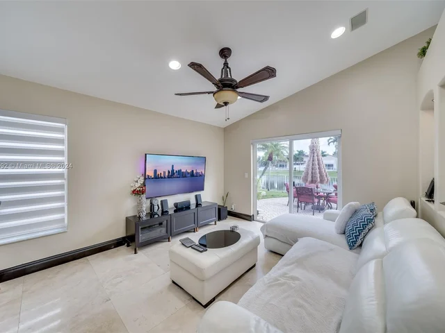 34th terrace SW 34th Ter # 5032, Hollywood FL 33312