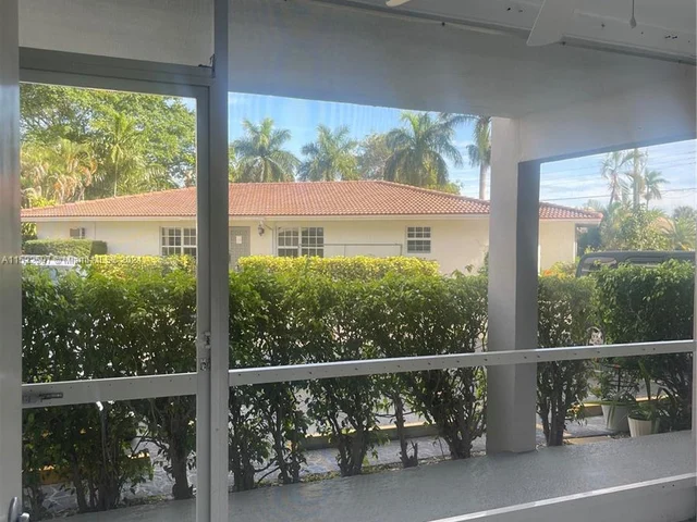 501 Blue Heron Dr # A, Hallandale Beach FL 33009