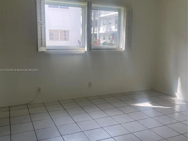 501 Blue Heron Dr # A, Hallandale Beach FL 33009