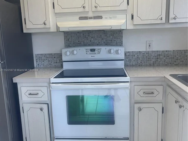 501 Blue Heron Dr # A, Hallandale Beach FL 33009