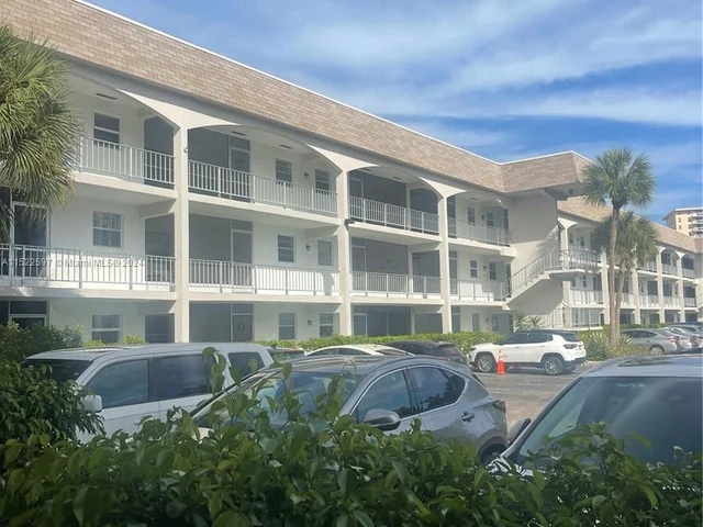 501 Blue Heron Dr # A, Hallandale Beach FL 33009