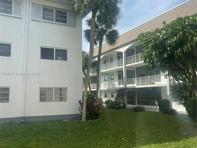 501 Blue Heron Dr # A, Hallandale Beach FL 33009