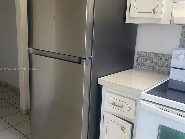 501 Blue Heron Dr # A, Hallandale Beach FL 33009