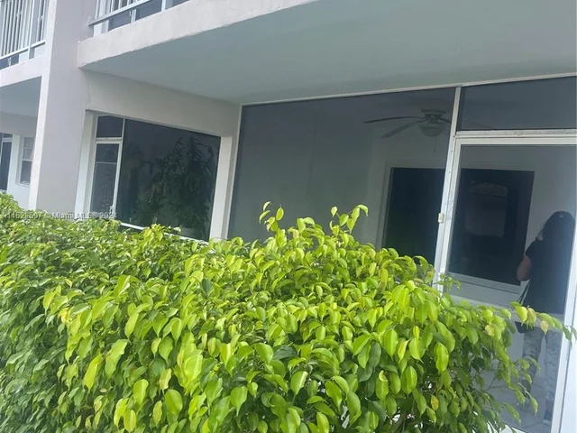 501 Blue Heron Dr # A, Hallandale Beach FL 33009