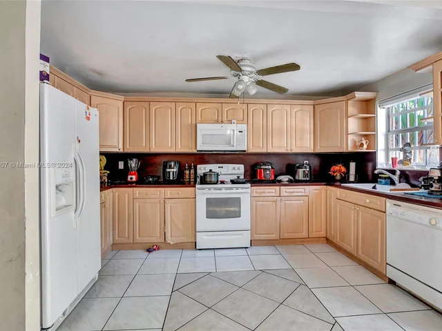 1990 SW 121st Ct # 235, Miami FL 33175