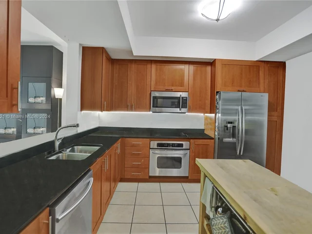 3340 NE 190th St # 603, Aventura FL 33180