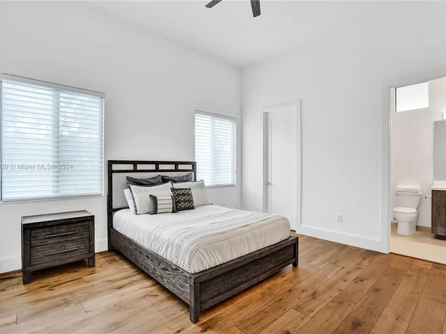 12361 NW 18th St, Plantation FL 33323