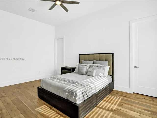 12361 NW 18th St, Plantation FL 33323