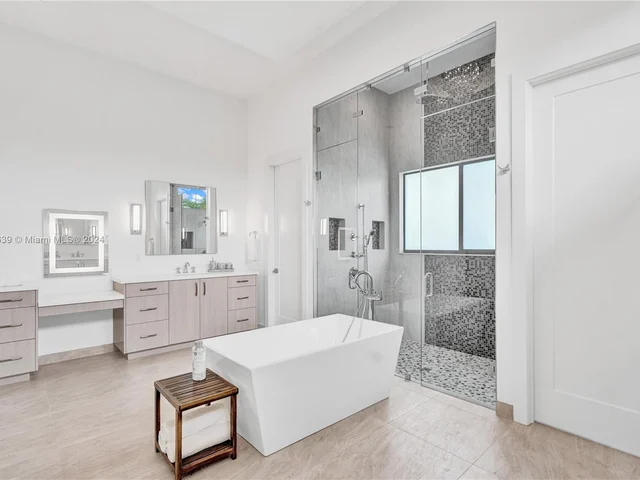 12361 NW 18th St, Plantation FL 33323