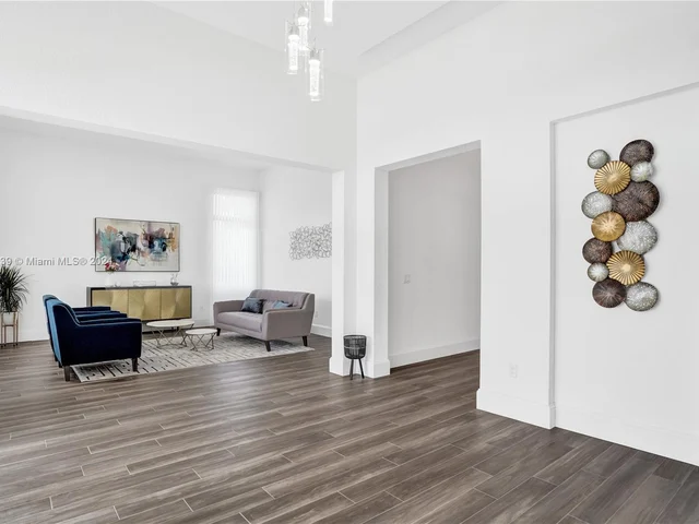 12361 NW 18th St, Plantation FL 33323