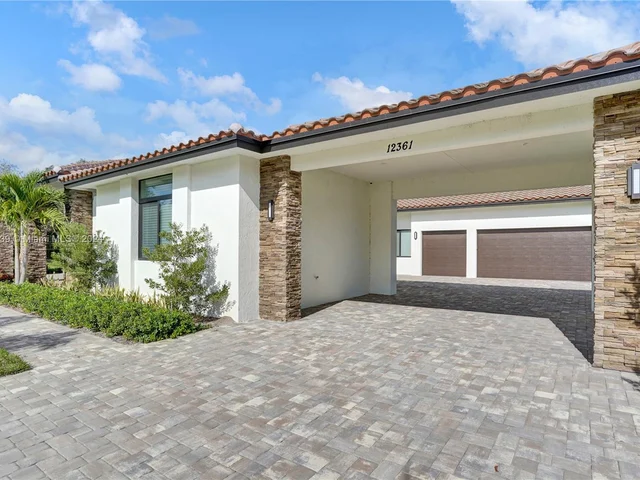 12361 NW 18th St, Plantation FL 33323