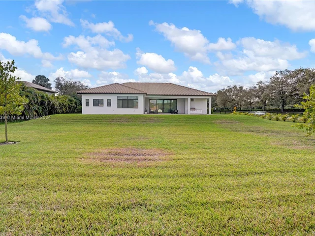 12361 NW 18th St, Plantation FL 33323