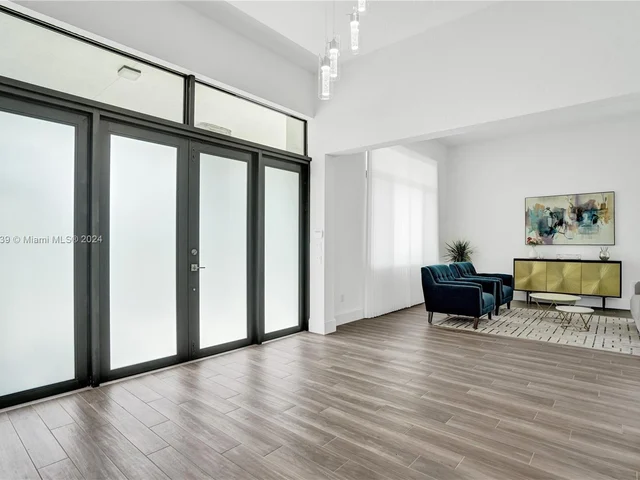 12361 NW 18th St, Plantation FL 33323