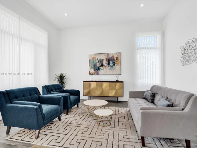 12361 NW 18th St, Plantation FL 33323