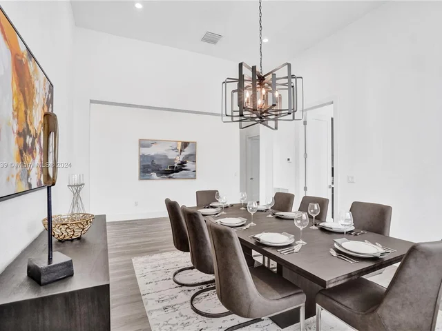 12361 NW 18th St, Plantation FL 33323