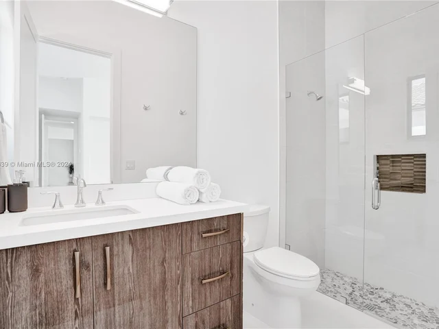 12361 NW 18th St, Plantation FL 33323