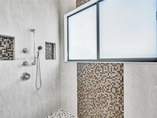 12361 NW 18th St, Plantation FL 33323