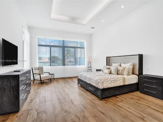 12361 NW 18th St, Plantation FL 33323