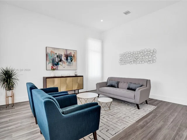 12361 NW 18th St, Plantation FL 33323