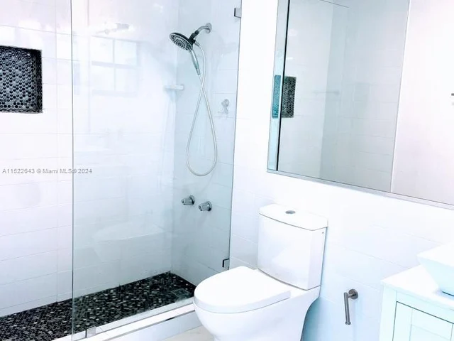 8462 NW 168th Ter, Miami Lakes FL 33016