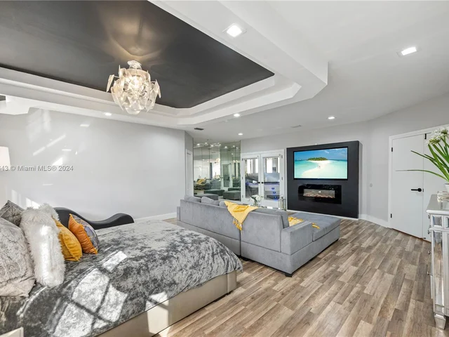 8462 NW 168th Ter, Miami Lakes FL 33016