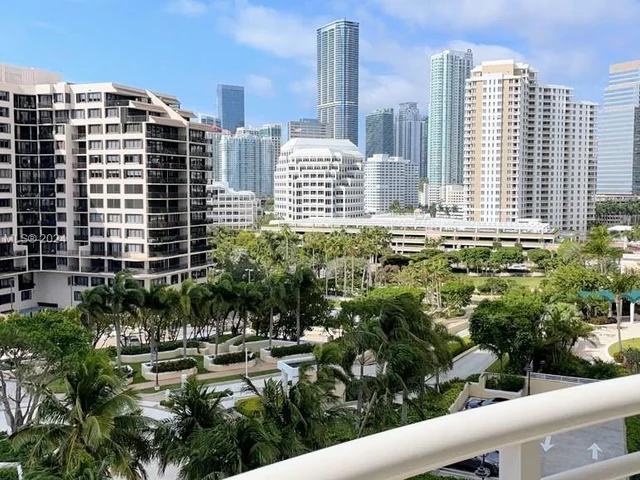 848 Brickell Key Dr # 1003, Miami FL 33131
