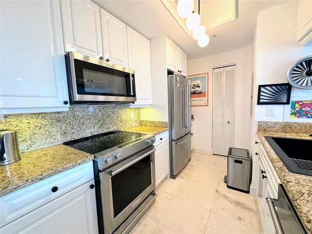 848 Brickell Key Dr # 1003, Miami FL 33131