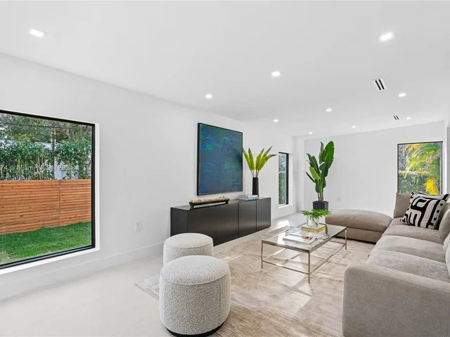 5770 SW 56th St, Miami FL 33155