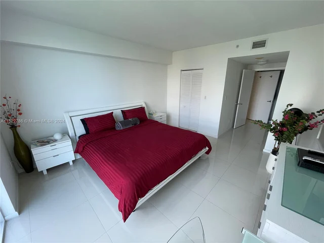 335 S Biscayne Blvd # 1209, Miami FL 33131