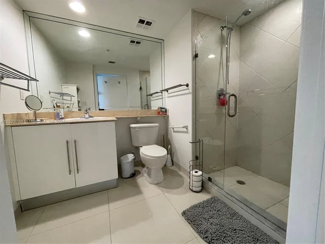 335 S Biscayne Blvd # 1209, Miami FL 33131