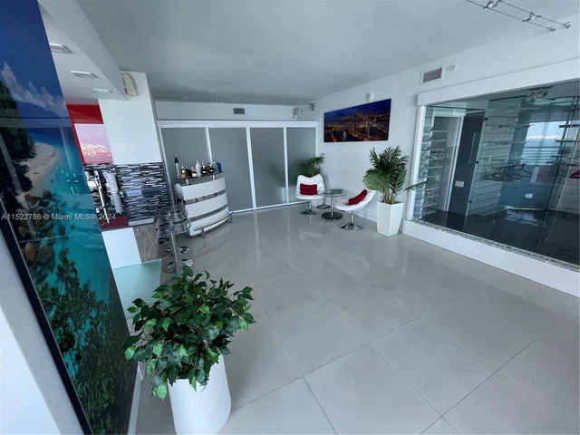 335 S Biscayne Blvd # 1209, Miami FL 33131