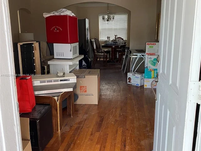 341 Tamiami Blvd, Miami FL 33144