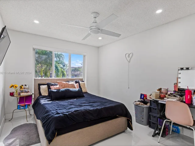 14981 SW 18th St, Miramar FL 33027