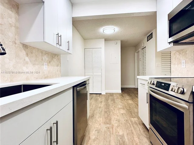 7231 Miami Lakes Dr # C18, Miami Lakes FL 33014