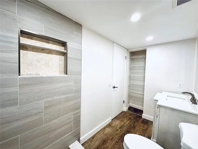 7231 Miami Lakes Dr # C18, Miami Lakes FL 33014