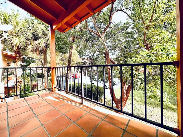 7231 Miami Lakes Dr # C18, Miami Lakes FL 33014