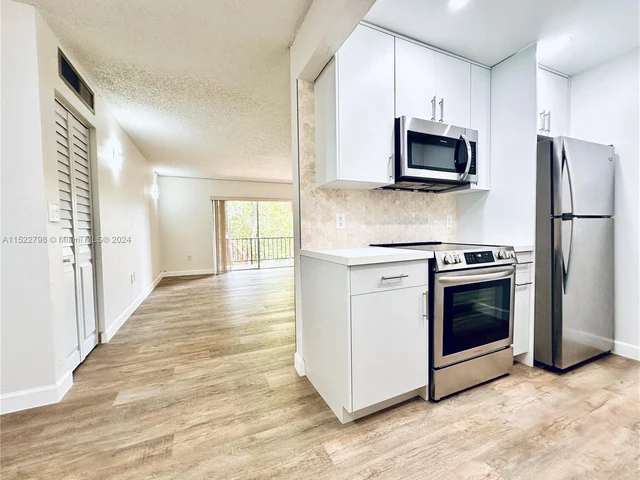 7231 Miami Lakes Dr # C18, Miami Lakes FL 33014