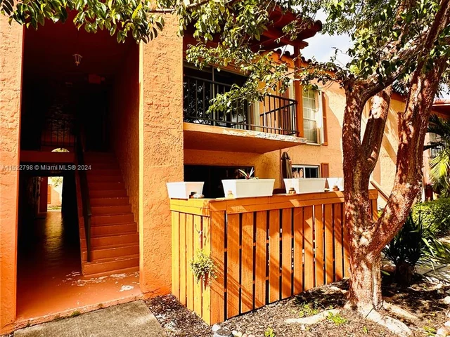 7231 Miami Lakes Dr # C18, Miami Lakes FL 33014