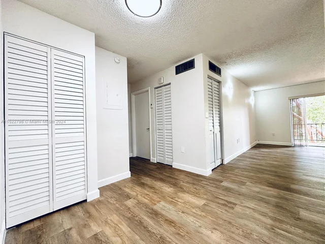 7231 Miami Lakes Dr # C18, Miami Lakes FL 33014