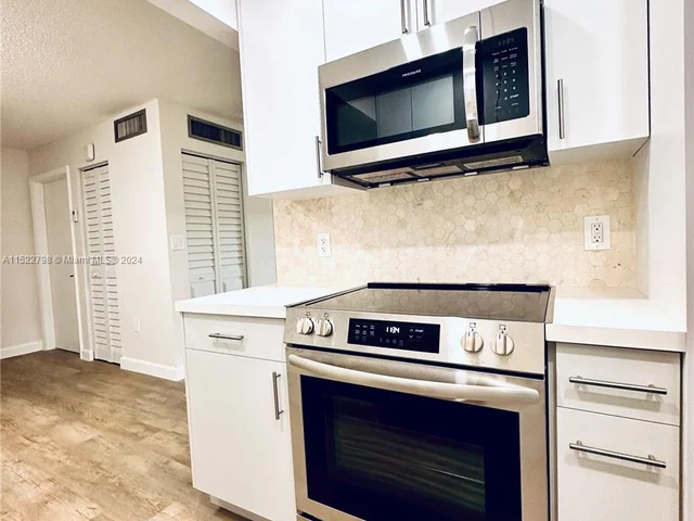 7231 Miami Lakes Dr # C18, Miami Lakes FL 33014