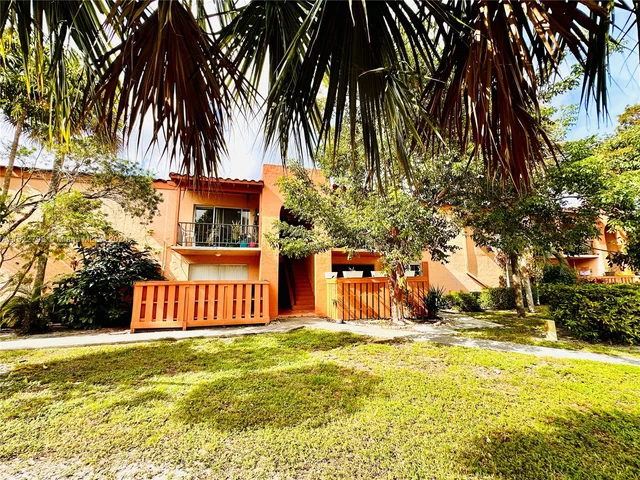 7231 Miami Lakes Dr # C18, Miami Lakes FL 33014